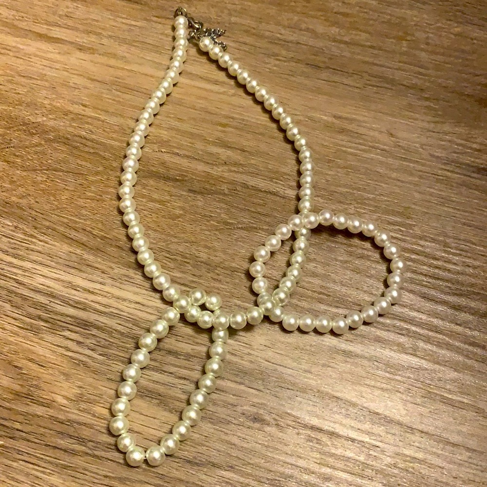 Pearl Necklace With 2 Fashion Bracelets